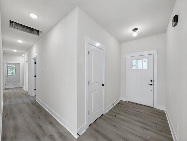 Building Photo - 284 Stoneykirk Dr