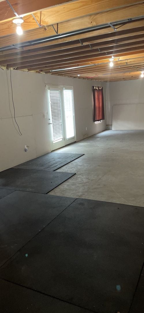 Building Photo - Brick Ranch W/Walk-Out Basement (Unfinished)