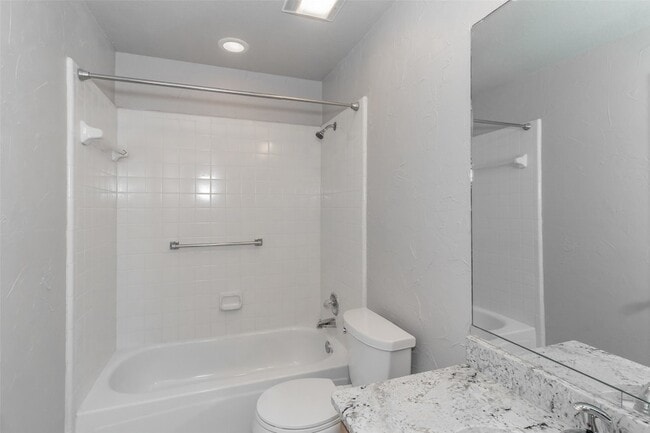 Building Photo - 2312 Shady Turf Dr