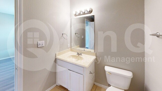 Building Photo - 3263 Wexford Dr