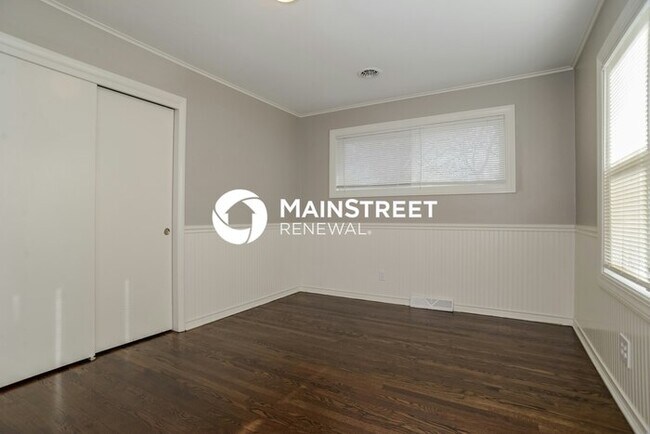 Building Photo - 3 Bedroom Pet-Friendly Home in Shawnee, KS...