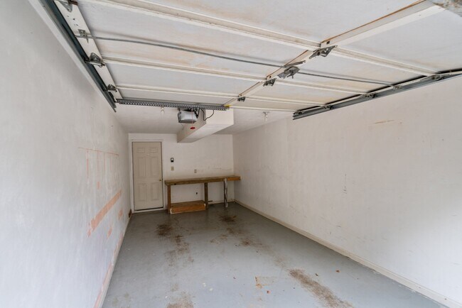 Building Photo - 501 Hidden Way
