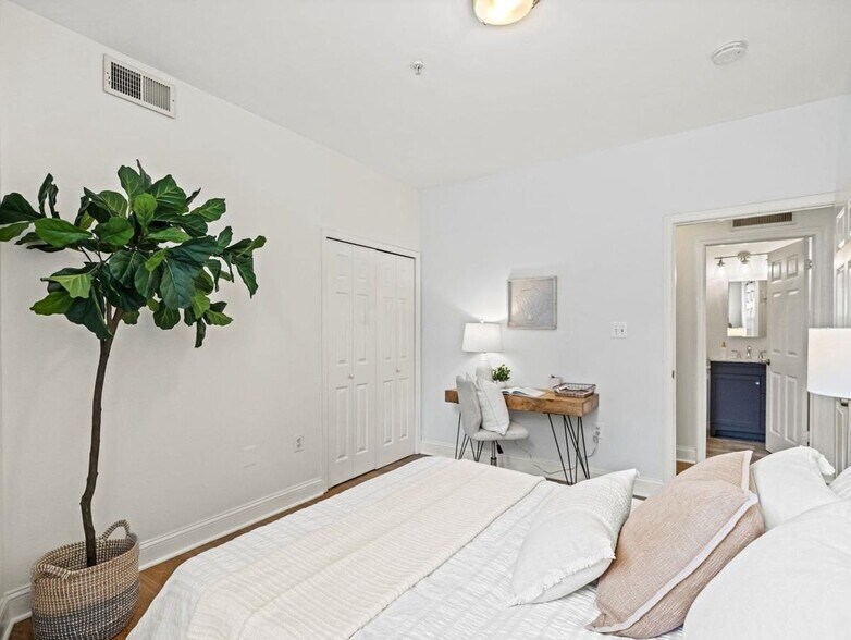 Building Photo - 115 Rhode Island Ave NW