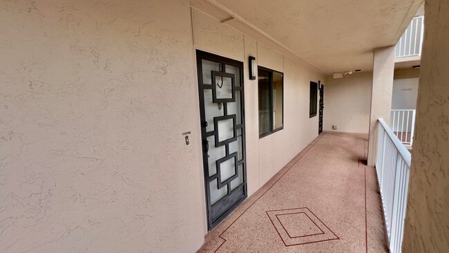 Building Photo - 6121 Pointe Regal Cir