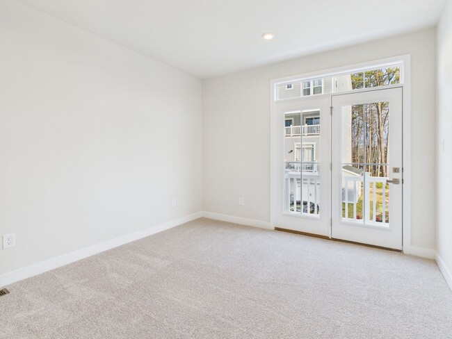 Building Photo - 8029 Lake Laurel Ln