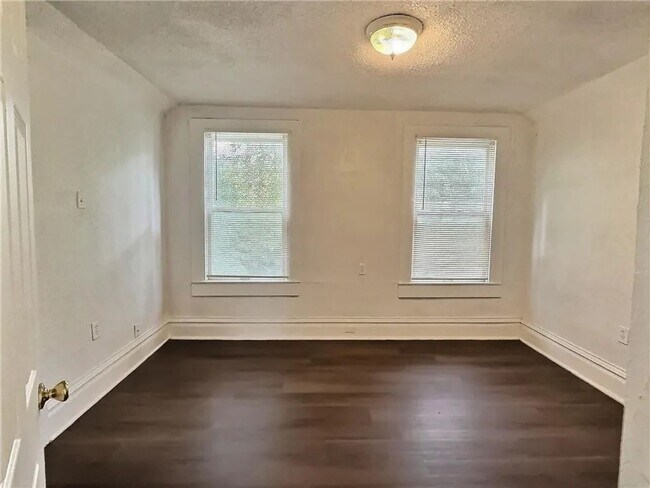 Building Photo - 2006 Agnes Ave