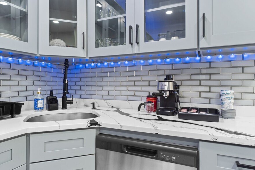 Building Photo - 92 Stuyvesant Ave