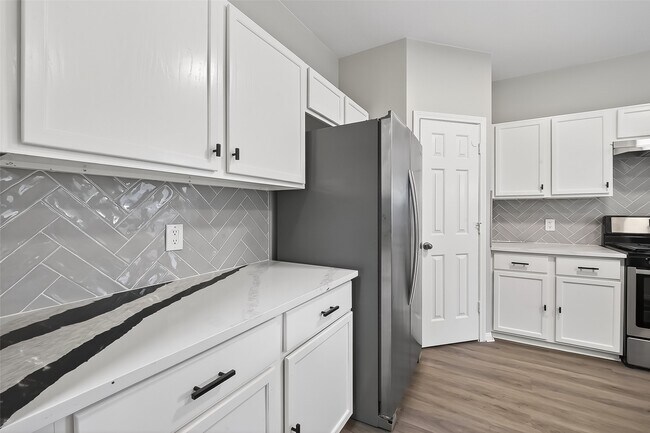 Building Photo - 16311 Yabbie Dr