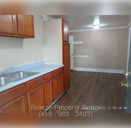 Building Photo - 226 Langdon St
