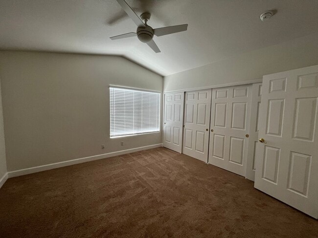 Building Photo - 3 bedroom and 2.5 bath in prime Henderson !! 89074 - Nearby School!