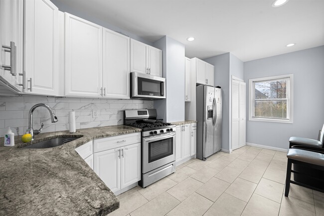 Building Photo - 83 Hobart Ave