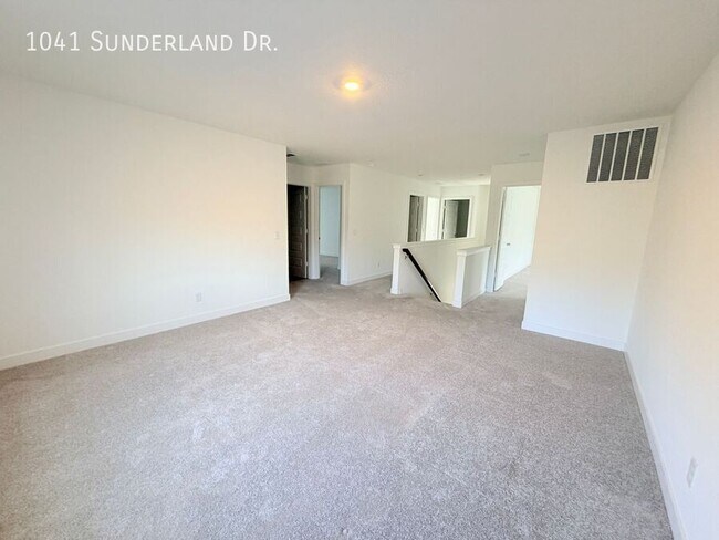 Building Photo - 1041 Sunderland Dr