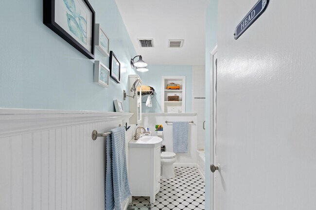 Building Photo - 430 N Ocean Breeze