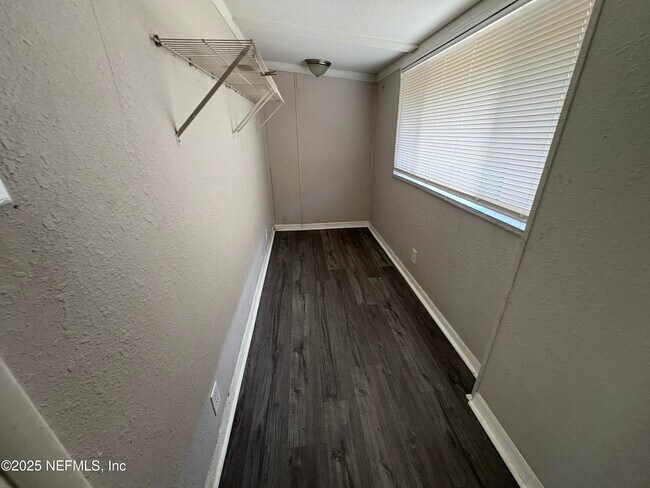 Building Photo - 7040 Arques Rd