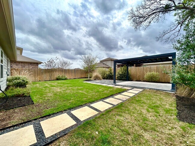 Building Photo - Beautiful 4/BR 2/BA Contemporary Home with Patio, Garage & Laundry Room