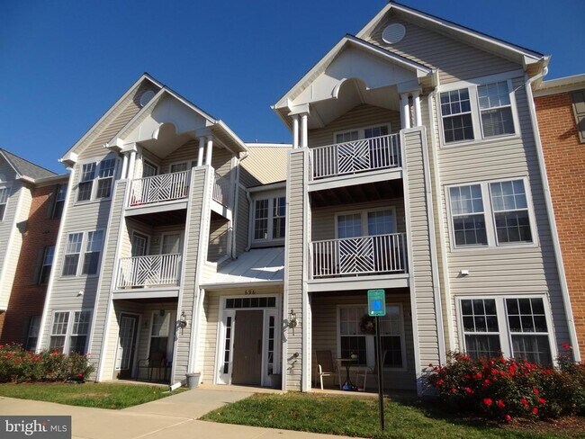 Building Photo - 696 Winding Stream Way