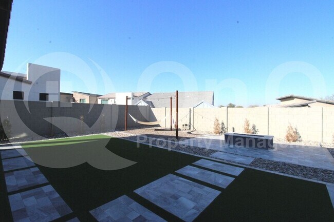 Building Photo - 1222 E La Mirada Dr