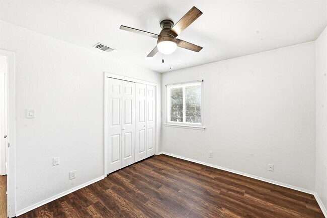 Building Photo - 10604 Lanshire Dr