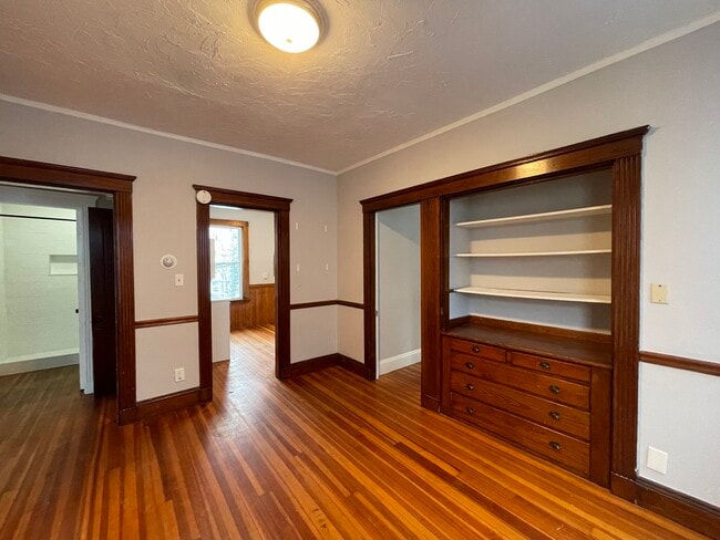 Building Photo - 9 Sumner Square