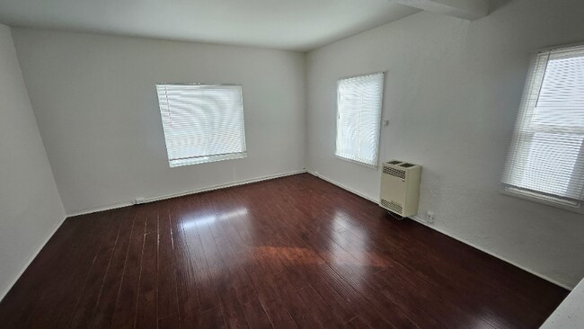 Building Photo - 228 S Tower Dr