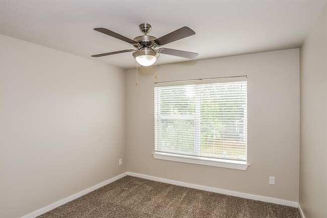 Building Photo - 4327 Darter St