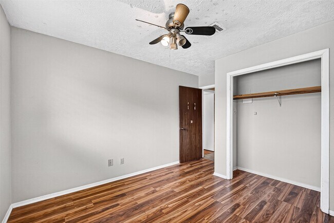 Building Photo - 3602 Cedarcrest Dr