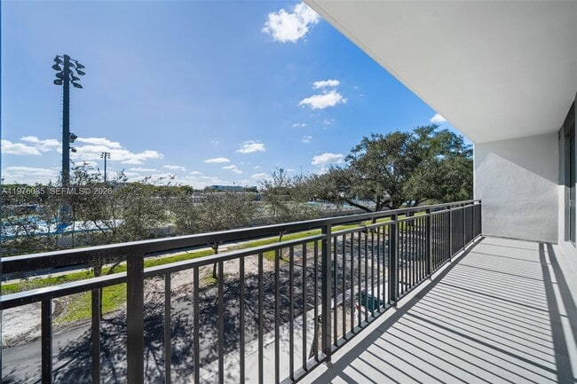 Building Photo - 2479 NE 192 St