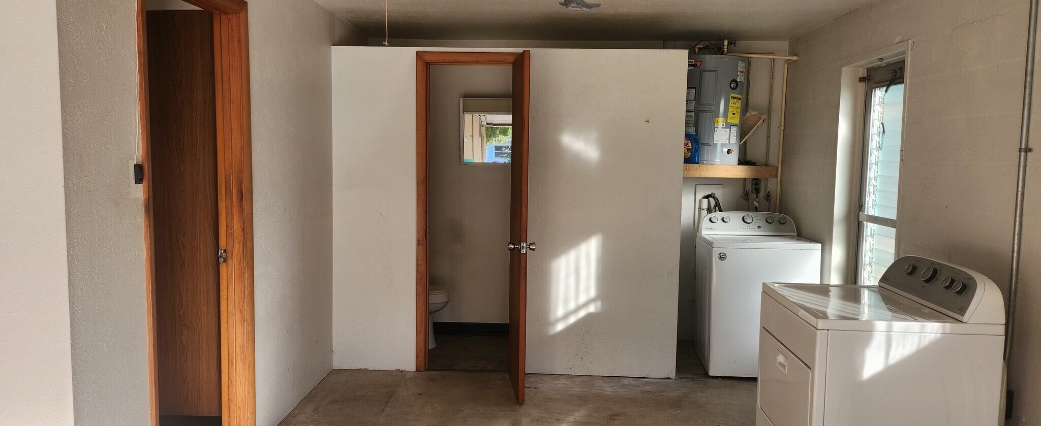 2nd bathroom and full size washer & dryer (in garage) - 5914 Wilson Dr