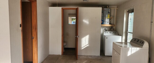 2nd bathroom and full size washer & dryer (in garage) - 5914 Wilson Dr