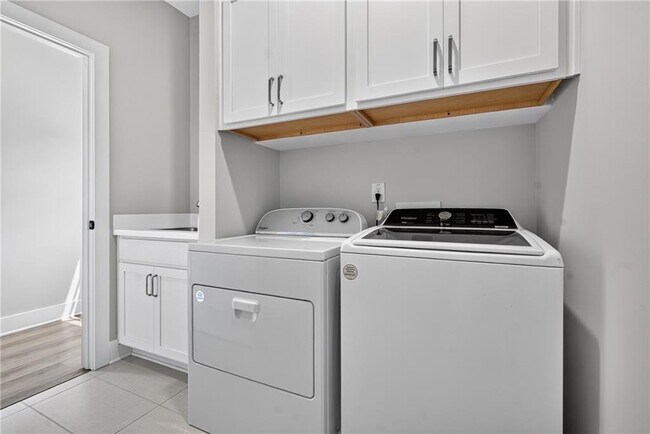 Building Photo - 203 Grady Burrell Dr