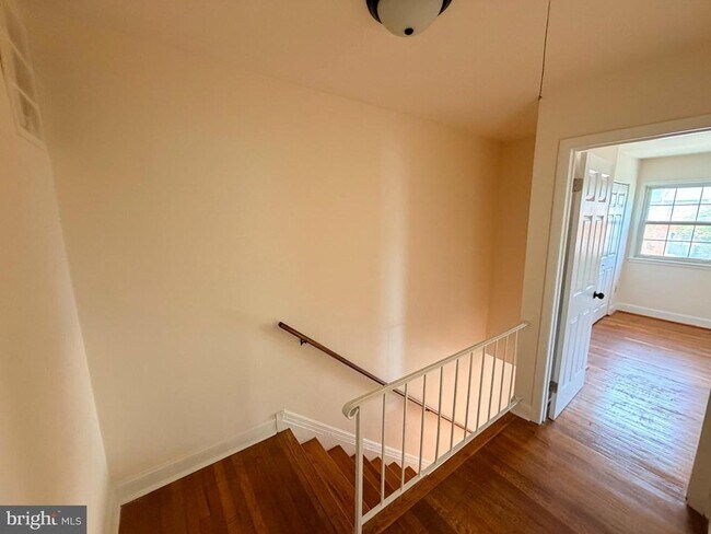 Building Photo - 3473 Beale Ct