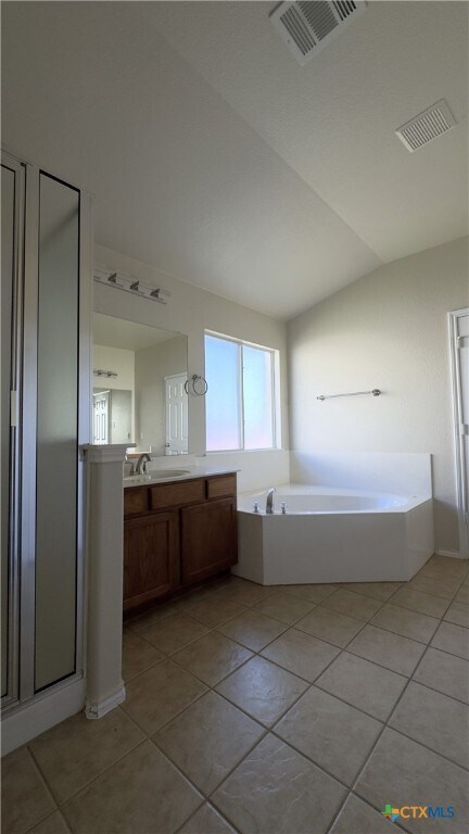 Building Photo - 200 Memory Ln