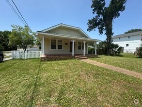 Building Photo - Downtown - Pensacola - 3 bedroom, 2 bathroom