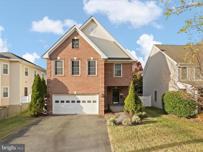 Building Photo - 3507 16th St S