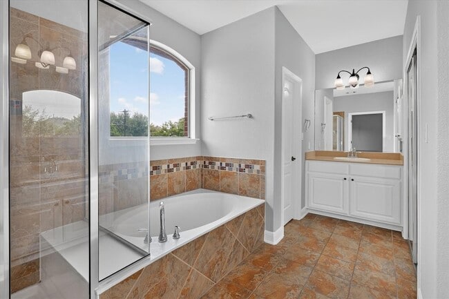 Building Photo - 3010 Lombardi Way