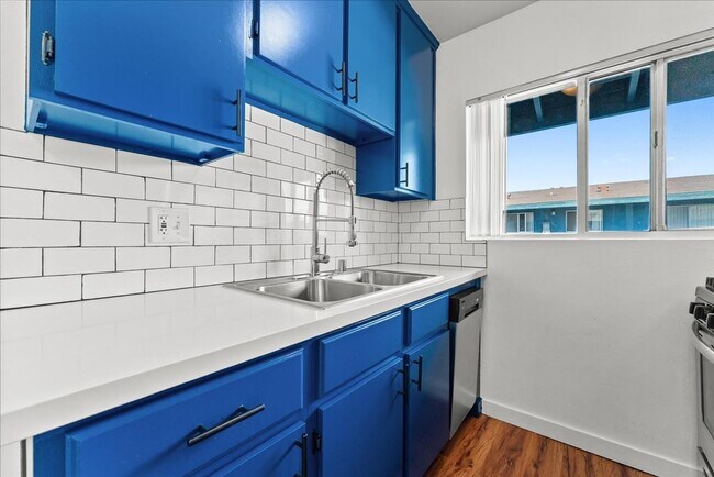 Building Photo - 7733 Laurel Canyon Blvd