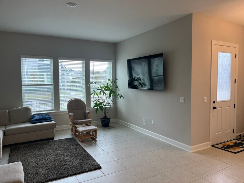 Building Photo - 11029 Electron Way