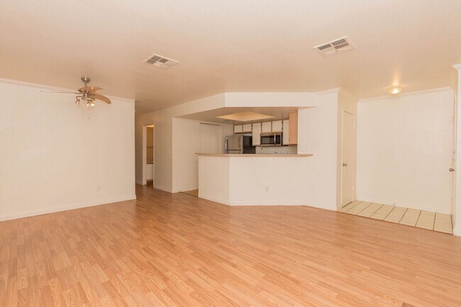 Building Photo - - Available 2 Bedroom Downstairs Condo at ...