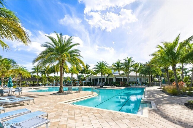 Building Photo - 28044 Sanibel Sands St