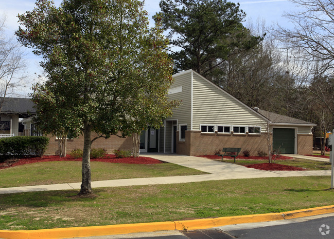 Building Photo - Greentree North Apartments