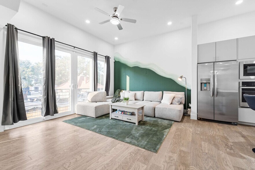 Building Photo - 2107 McGowen St