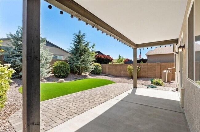 Building Photo - Lovely Two Bedroom Near Golf and Airport-Prescott