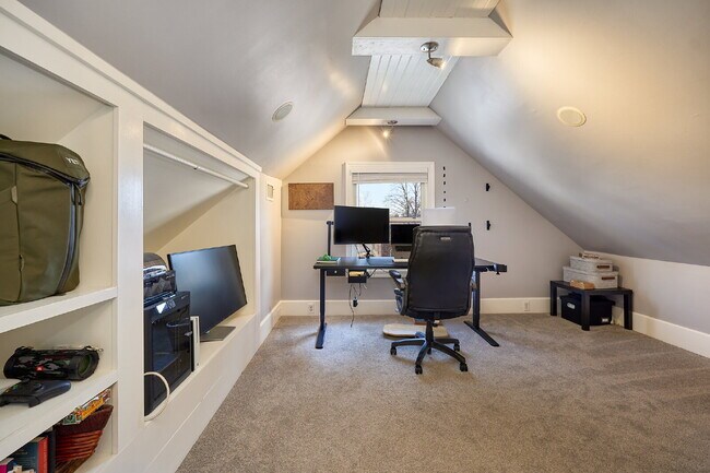 Building Photo - 4BR SW Minneapolis Rental w/EnSuite + Walk to Lake Harriet + April 1 Move-In + Pet Friendly