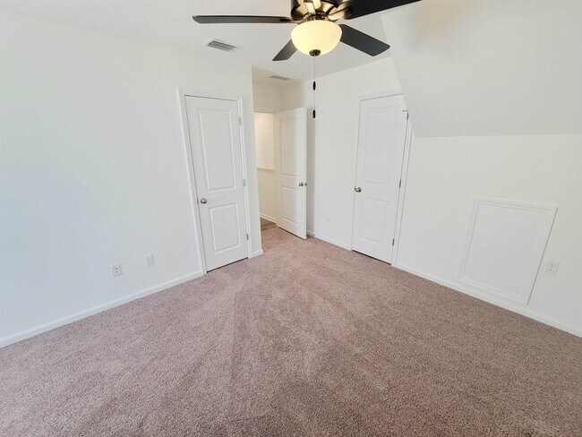 Building Photo - 1367 Landon Hills Dr