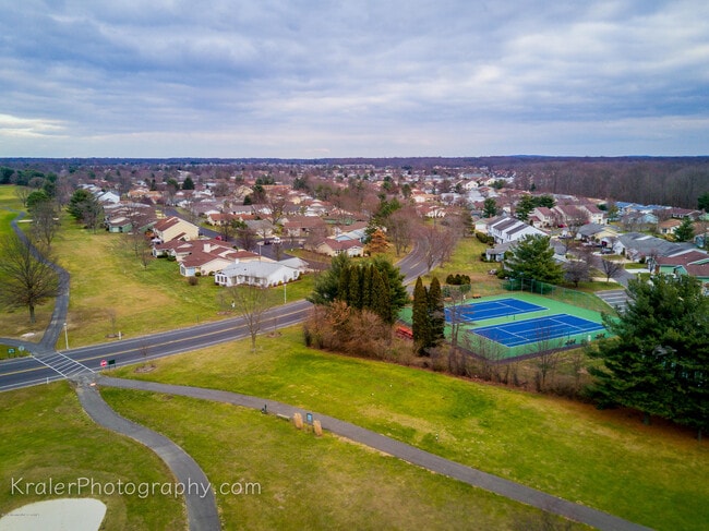 Building Photo - 434A Andover Dr