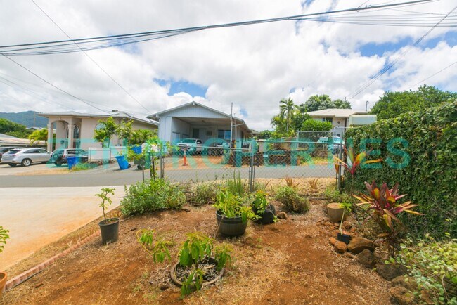 Building Photo - 3167 Charles St