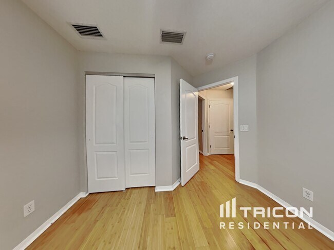 Building Photo - 1761 Banyan Dr