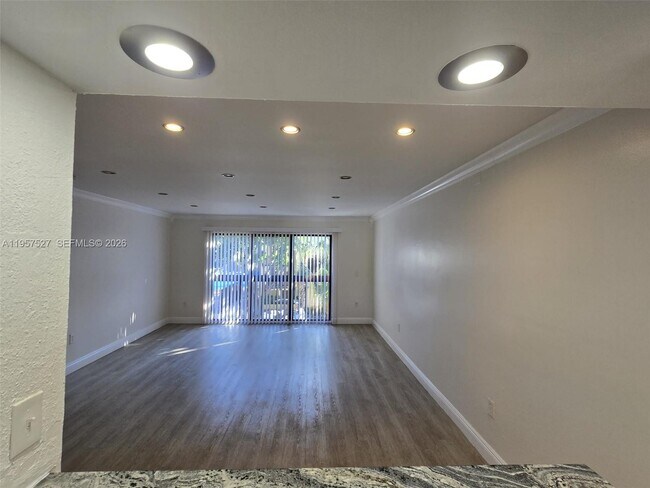 Building Photo - 4020 Del Rio Way