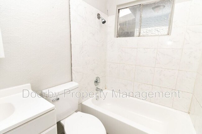 Building Photo - 1612 Citico Ave