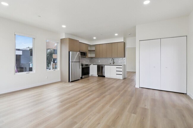 Building Photo - 4456 30th Street - North Parks Elevated Spanish Style Community